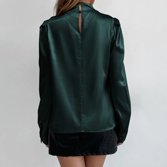 Classic High Neck Satin Top Work Minimalist - Picture 6 of 6